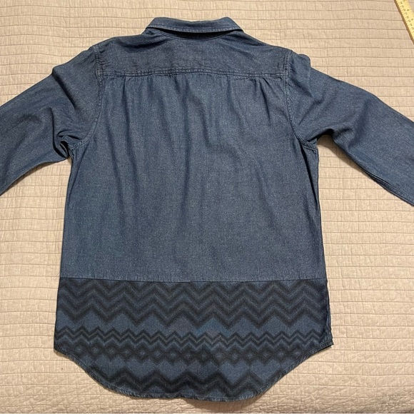 On The Byas Long Sleeve Button Down Shirt Adult Size Large - Picture 8 of 8